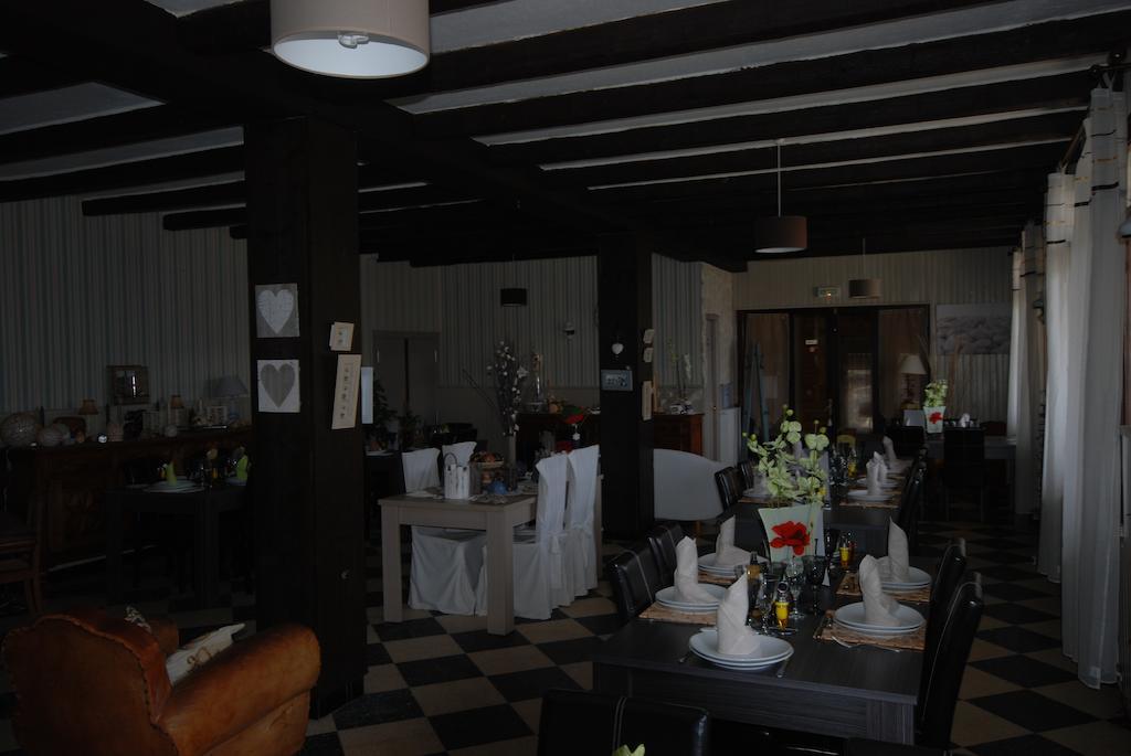 Hotel & Restaurant Le Chalvet Embrun ภายนอก รูปภาพ